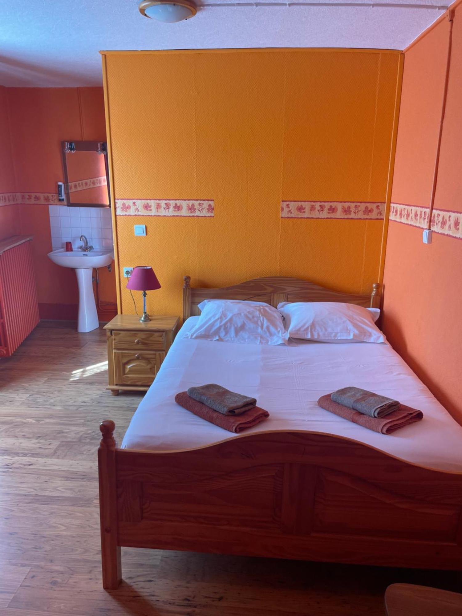 L'Hotel Du Mouton Blanc Fresne-Saint-Mames Kültér fotó